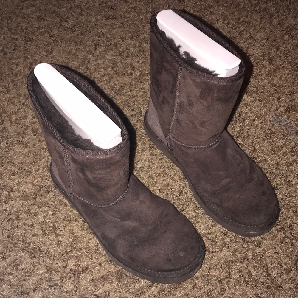 Brown uggs
